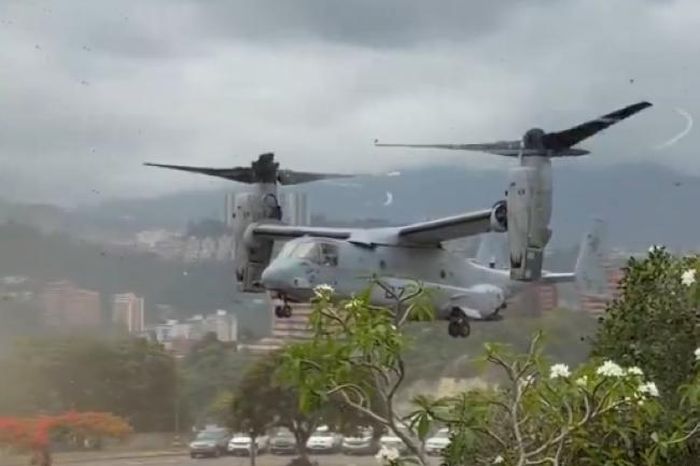 Video máy bay Mỹ diễn tập trên bầu trời thủ đô của Venezuela - Báo Tin Tức TTXVN