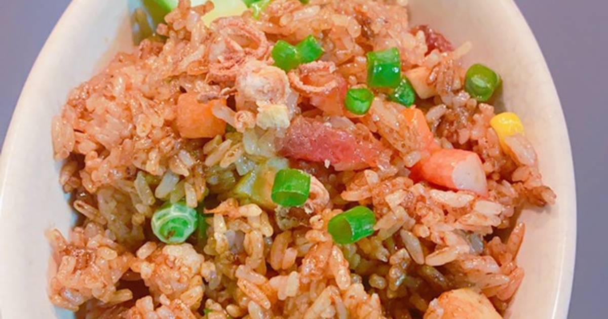 Cơm nguội chiên rau củ thập cẩm
