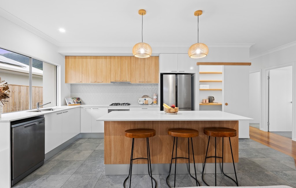 34 Laguna Avenue, Redlynch - Thumbnail 3