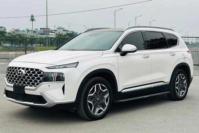 Hyundai SantaFe máy dầu chạy chán 2 năm, hơn 1,2 tỷ - đắt hơn xe 'đập thùng' - Báo Tri thức &amp; Cuộc sống