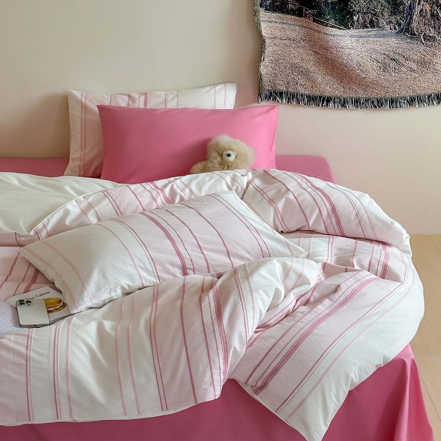 Striped cotton bedding, yarn-dyed