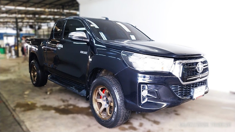 TOYOTA HILUX REVO