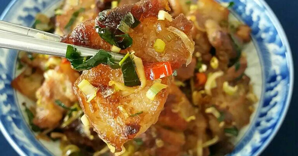 Thịt ba rọi xào mắm ruốc kiểu Thái