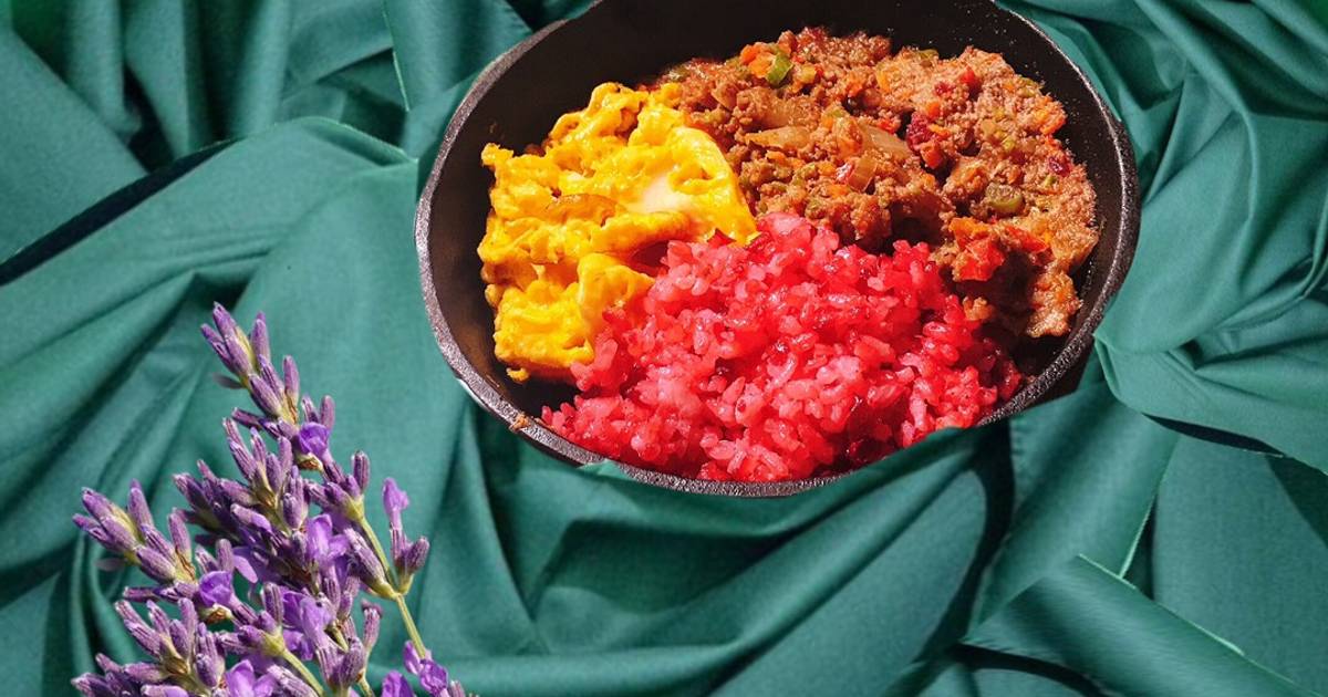 Cơm củ dền
Bò xào ngũ sắc
Bông trứng