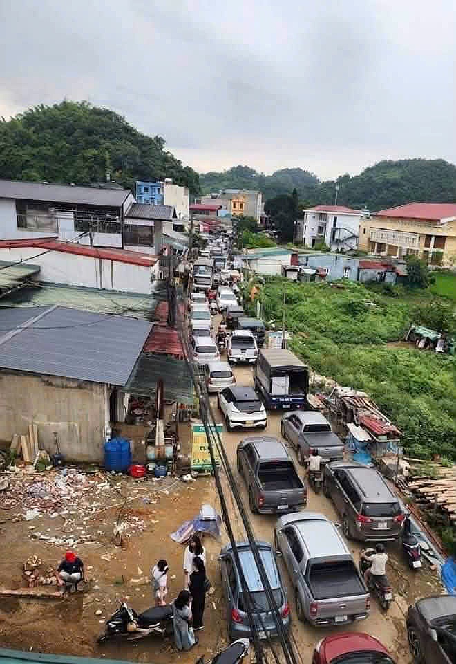 Rộn ràng ngày hội đón tân sinh viên K67 của Trường Đại học Tây Bắc