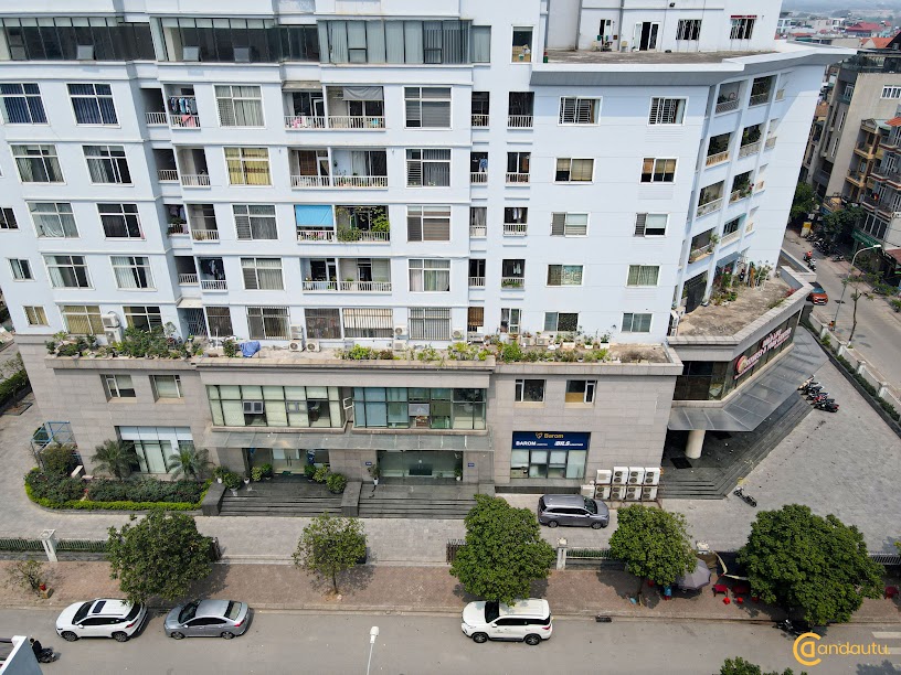 <p>Chung cư Packexim là dự án tổ hợp căn hộ cao cấp, thương mại dịch vụ và văn phòng cho thuê nằm ngay cạnh con sông Hồng thơ mộng do Công ty Cổ phần sản xuất và xuất nhập khẩu Bao Bì làm chủ đầu tư. Dự án được thiết kế thông minh, hiện đại hứa hẹn mang đến không gian sống tiện nghi và thoải mái cho khách hàng.</p>