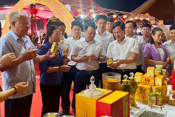 120 gian hàng quảng bá, thúc đẩy tiêu thụ nông sản Việt - Đài Phát thanh và truyền hình Hà Nội