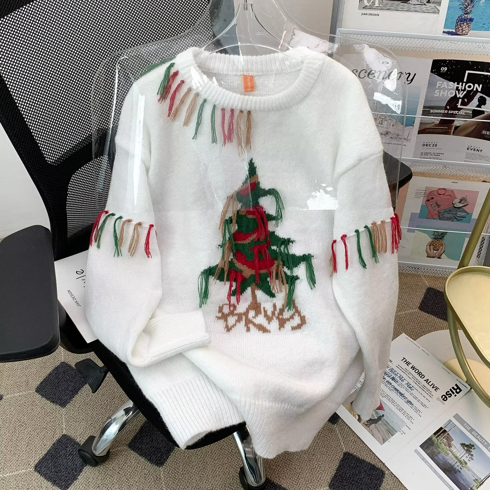 Knitted sweater with Christmas tree motif