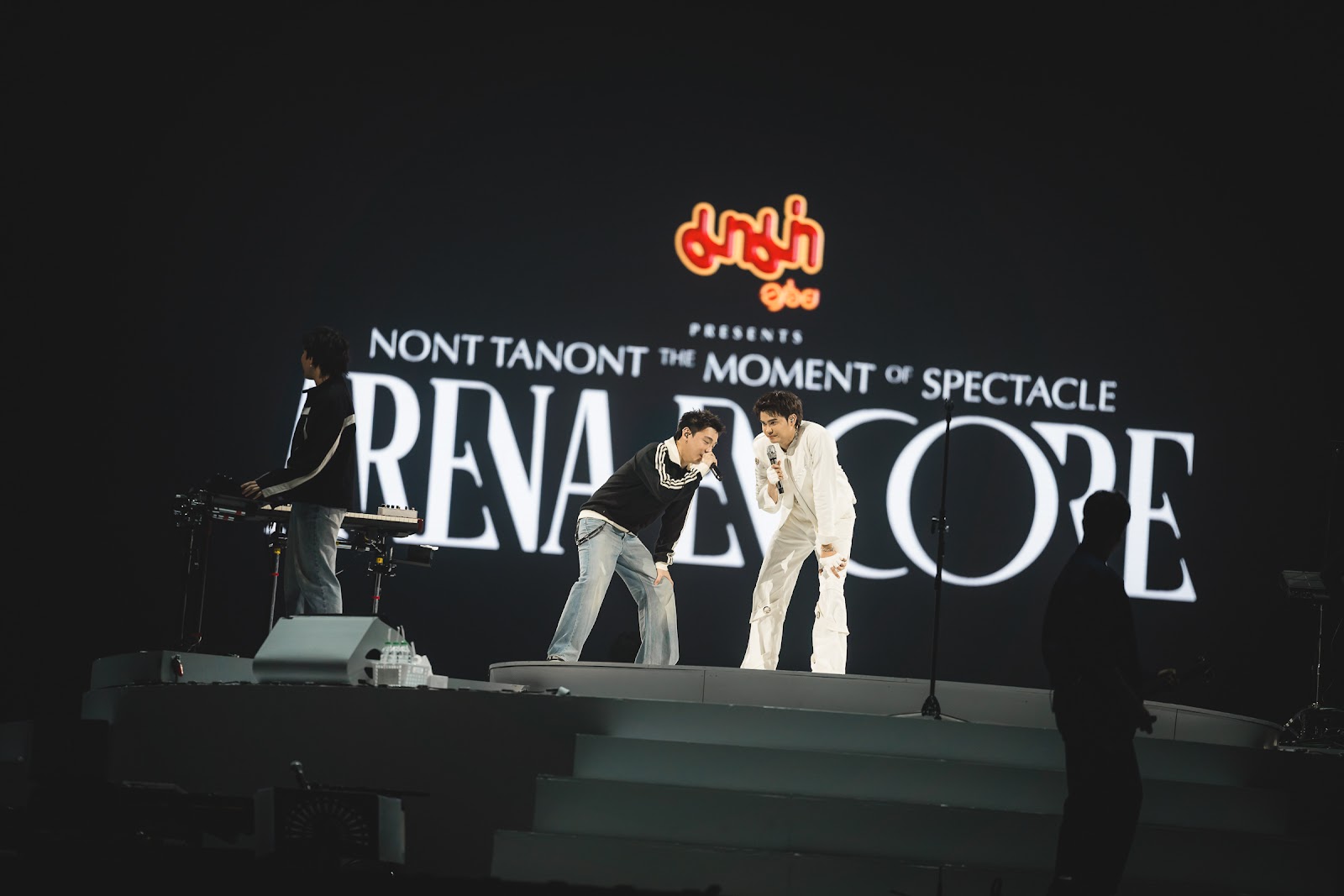 “นนท์ ธนนท์” เสิร์ฟเวที 360° กลางอิมแพคปิดฉาก  “ARENA ENCORE” พร้อมประกาศ EP.04 ปีหน้า “จัดร้อนหน่อยนะครับ” เตรียมบุก “ราชมังฯ” ภาพที่ 46