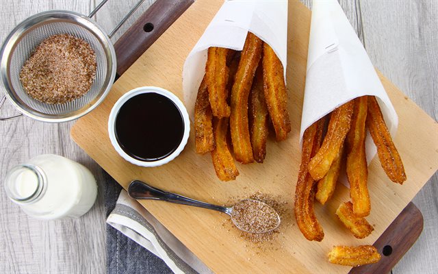 Churros - Bánh Quẩy Chiên Giòn