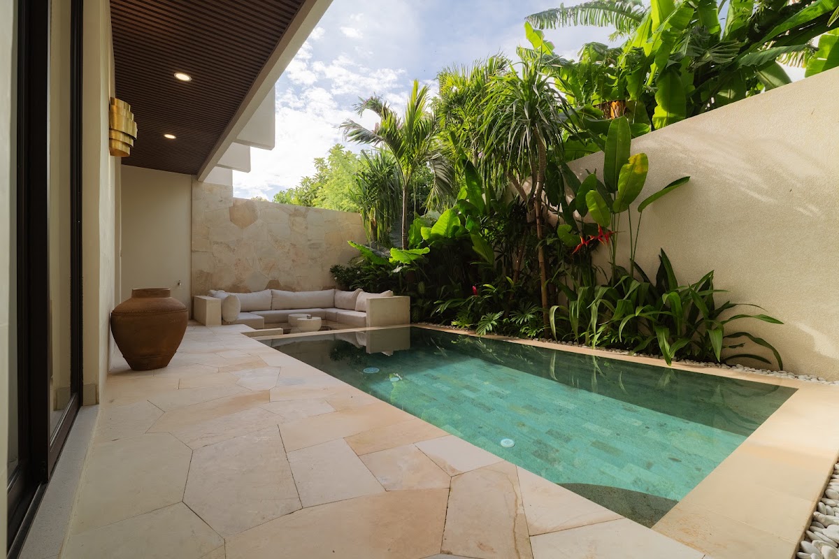 Private pool and tropical garden at La Calma de Celine