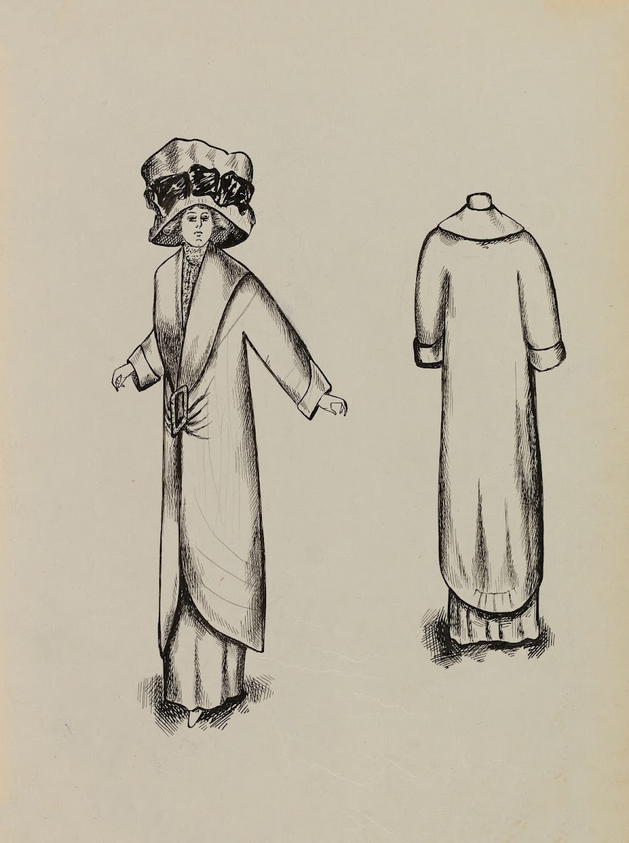 Figure de femme de trois quart portant un manteau sur robe longue et un grand ch