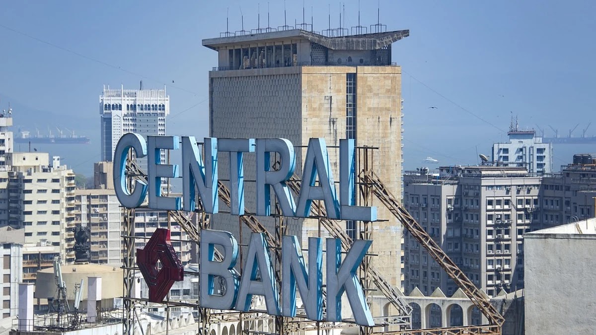 환율 결정 메커니즘과 중앙은행 개입이 시장에 미치는 구조적 영향