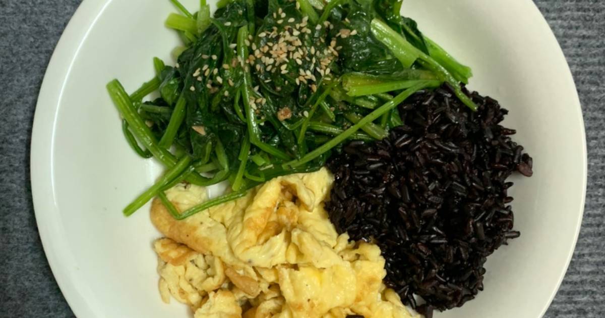 Trứng chiên + cải bó xôi xào: Giảm cân healthy + eatclean