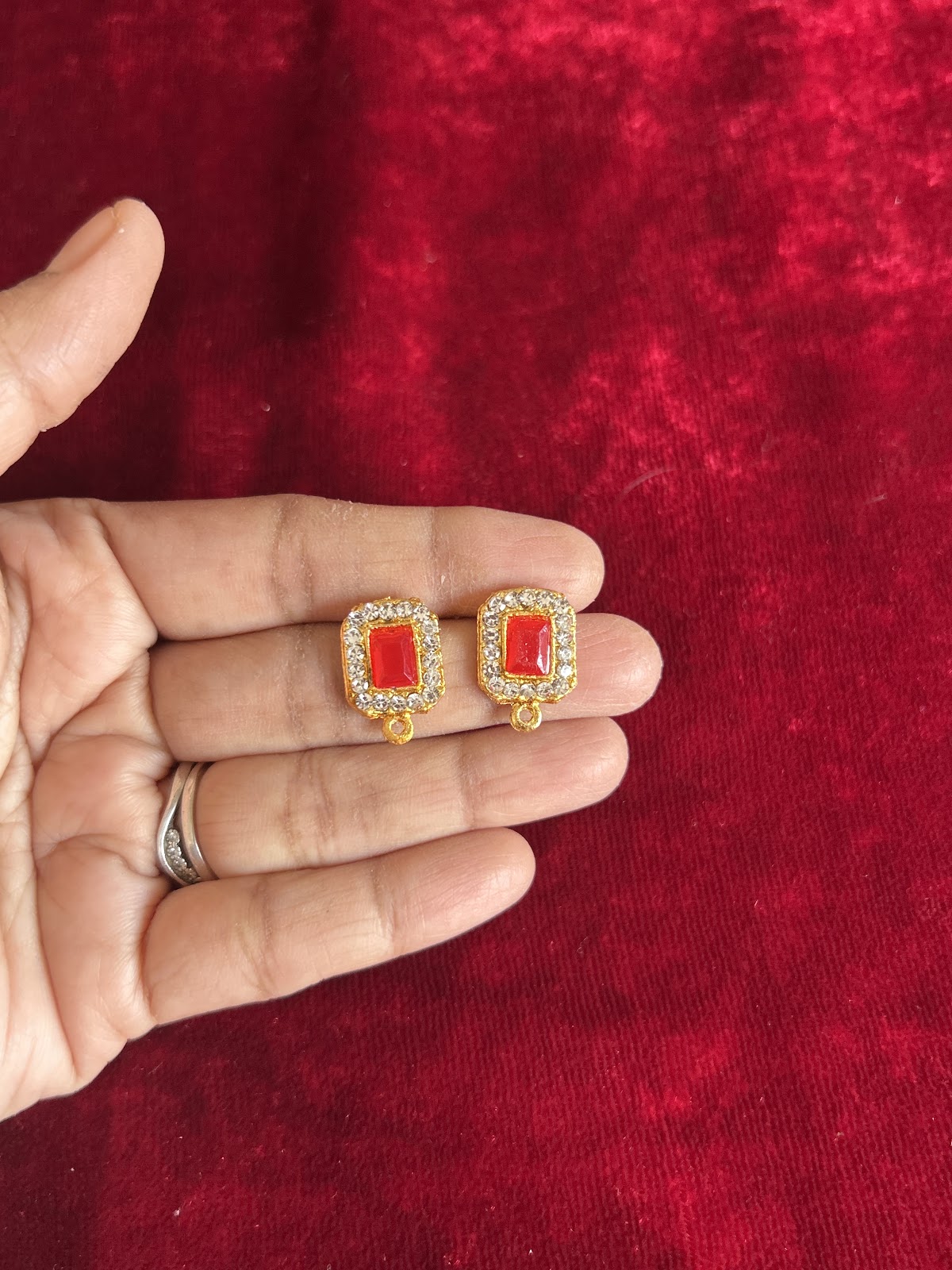 Earring b pack of pack of 3