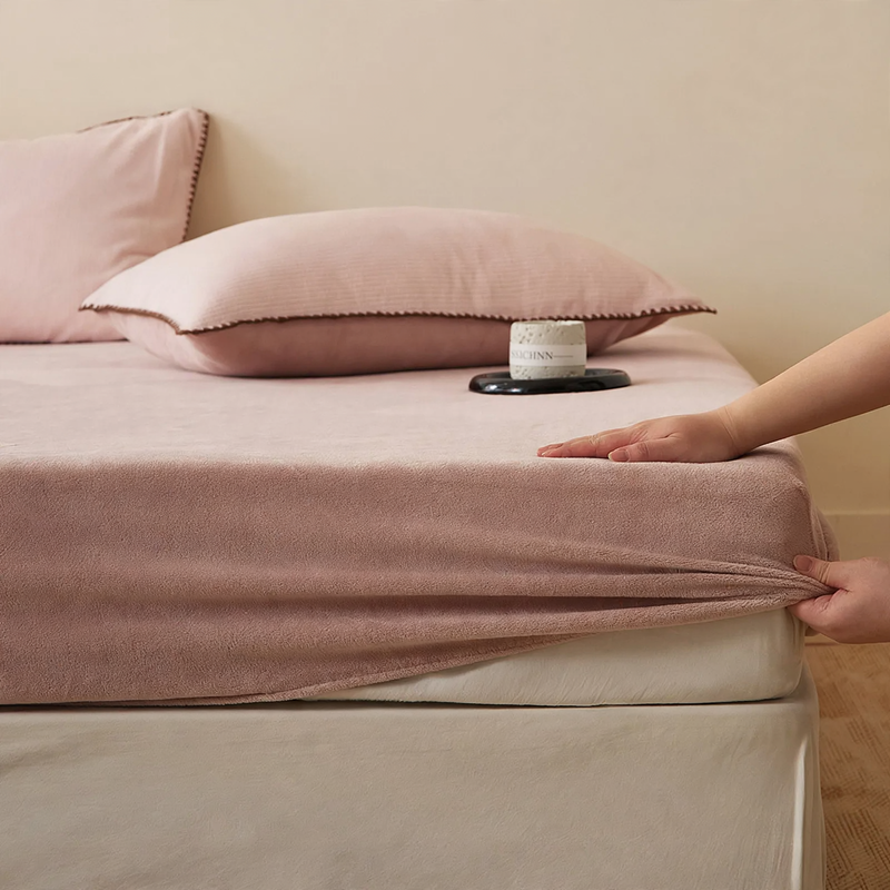 Fitted sheet made of milk fleece, 1.5 m, non-slip