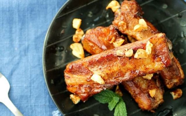 Sườn Heo Nướng Tỏi