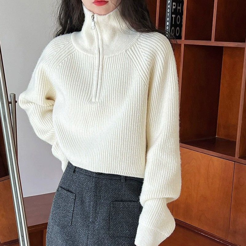 Kurzer Damen-Strickpullover mit Reißverschluss