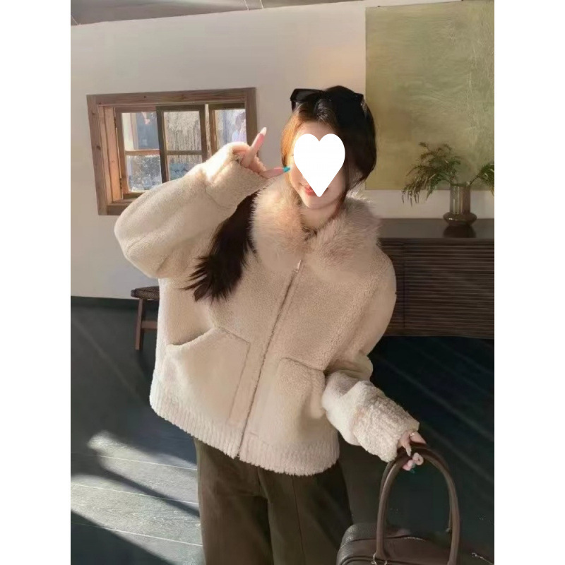 Women's Faux Shearling Jacket with Collar
