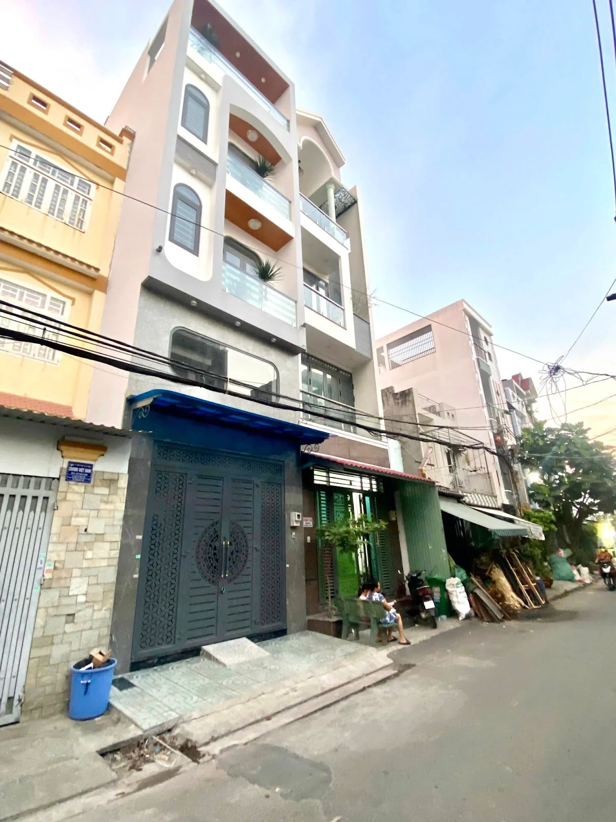 Nhà mới đẹp 5 Tấm, đường nhựa 8m thông hẻm 703 Hương lộ 2. Bình Tân