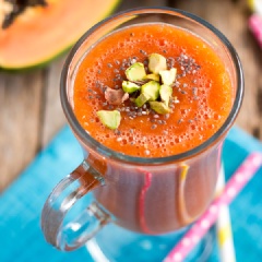 Thưởng thức thôi nào. Sinh tố thơm gừng đu đủ là thức uống có tác dụng giảm cân dành cho những ai đang trong quá trình ăn kiêng nhưng vẫn cần bổ sung đủ lượng chất. Vậy còn chờ gì mà chúng ta không lưu lại ngay cách làm sinh tố táo cà rốt này nhỉ?