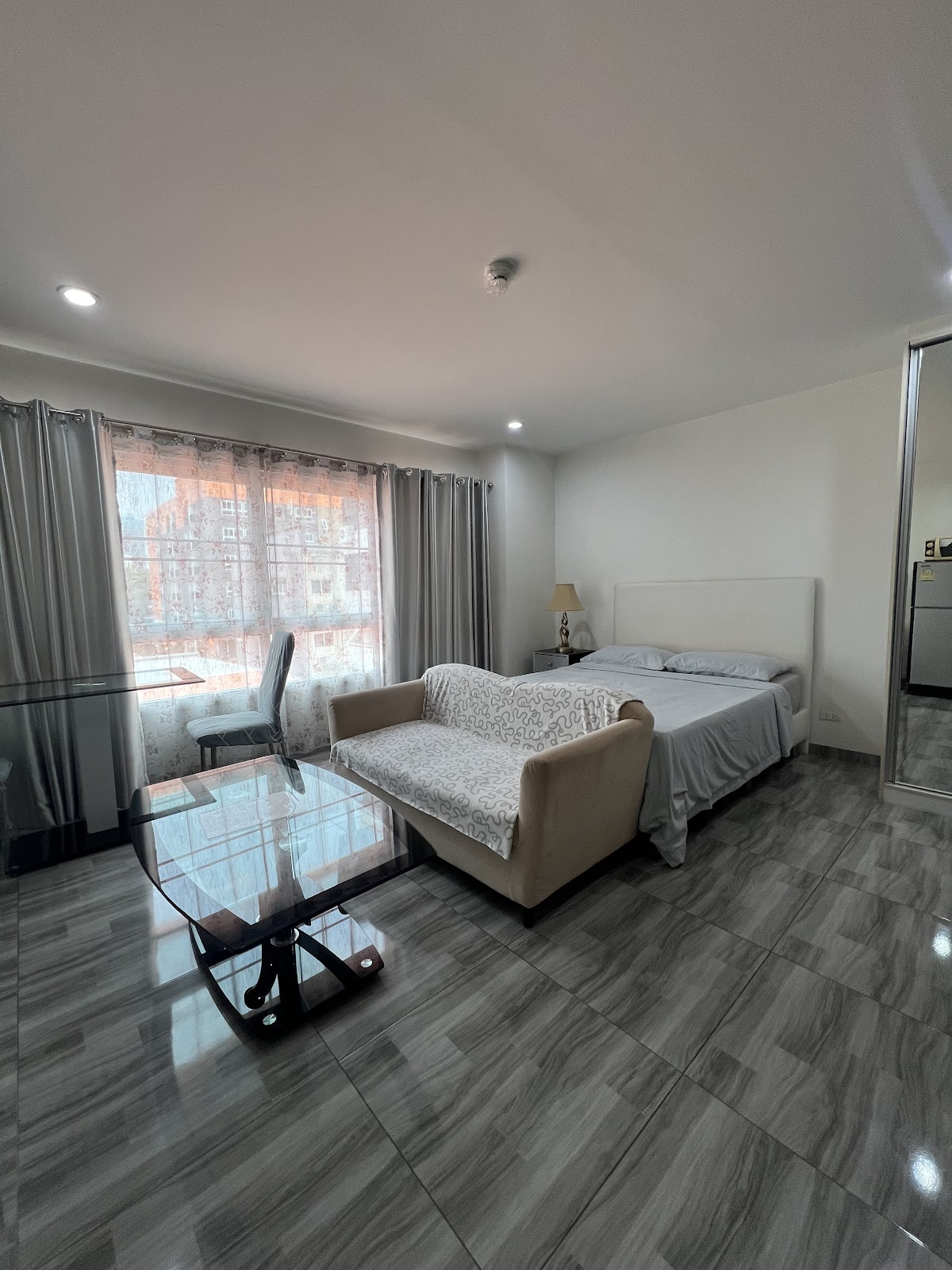Sunset Boulevard Residence 2 - 1 Bed, Floor 6 4