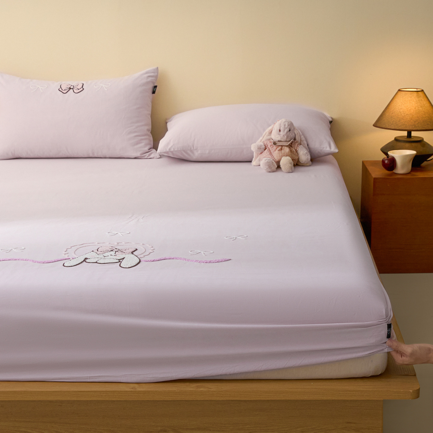 Cotton fitted sheet with cartoon motifs, 120–200 cm