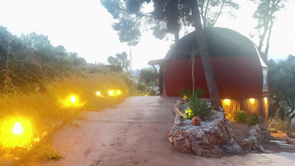 AUMARA red house and walking route