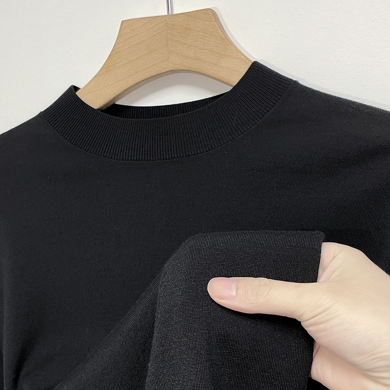 Machine-washable long-sleeve shirt made of virgin wool