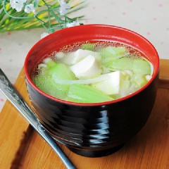 Chỉ với nấm, đậu phụ và mướp bạn có ngay nồi canh ngọt dịu, thơm ngon trong những ngày nắng nóng.