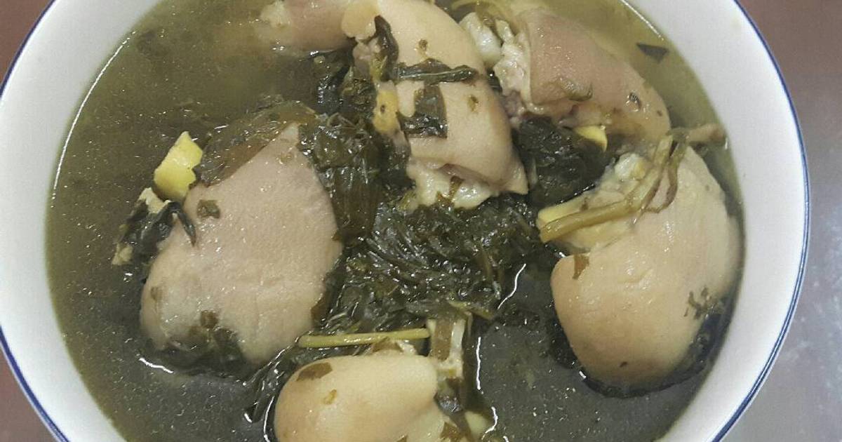 Canh dưa rau sắn móng giò