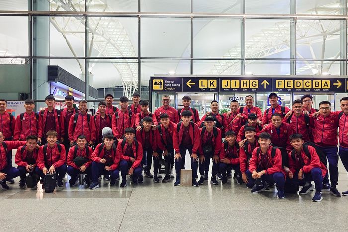 Đội tuyển U17 Việt Nam lên đường sang Ả rập Xê út - Đài Phát thanh và truyền hình Hà Nội