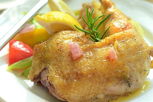 Đùi Gà Nướng Hành Tây Hương Thảo