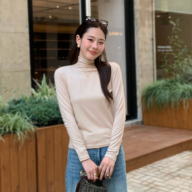 Thin turtleneck sweater, long-sleeved, for women