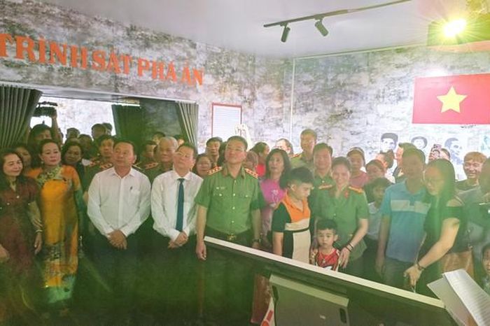 Khai mạc chuỗi sự kiện 'Tổ quốc bình yên', tôn vinh 80 năm An ninh nhân dân - Báo Người Lao Động