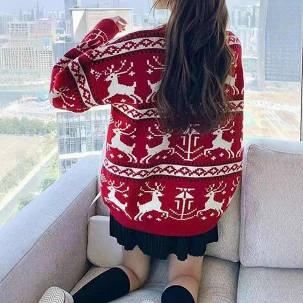 Women's Christmas sweater with reindeer motif, round neck