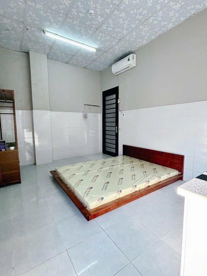 🍀💥CÒN PHÒNG GIÁ 3tr5, ngay đường núi thành, có cửa sổ thoáng mát 2