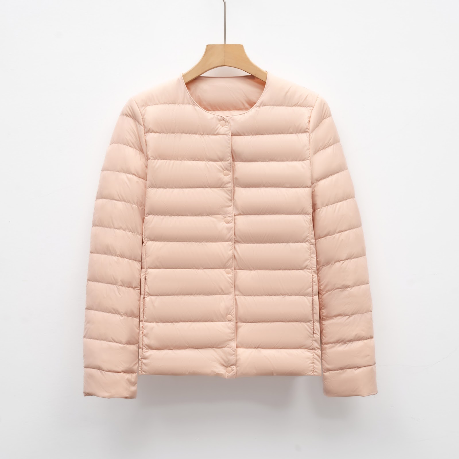Lightweight women's quilted jacket with round neck