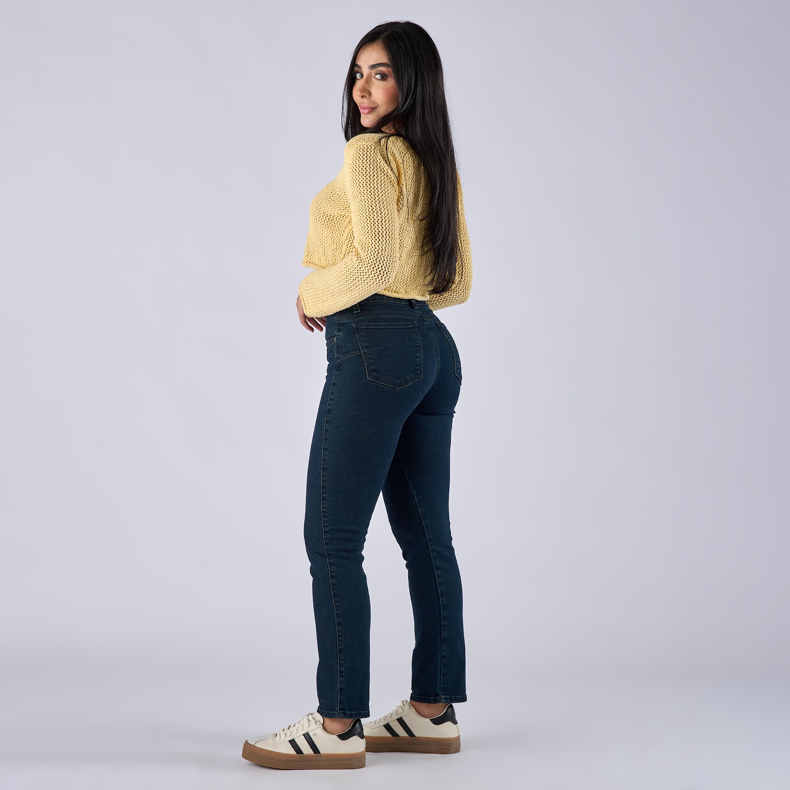 Jean straight boot licrado tiro medio en denim azul oscuro - Vista 3