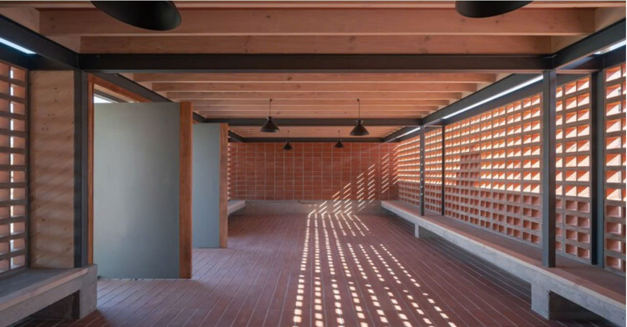 Giữa Ánh Sáng và Bóng Tối – Khi ánh sáng trở thành ngôn ngữ tạo nên bầu không khí kiến trúc