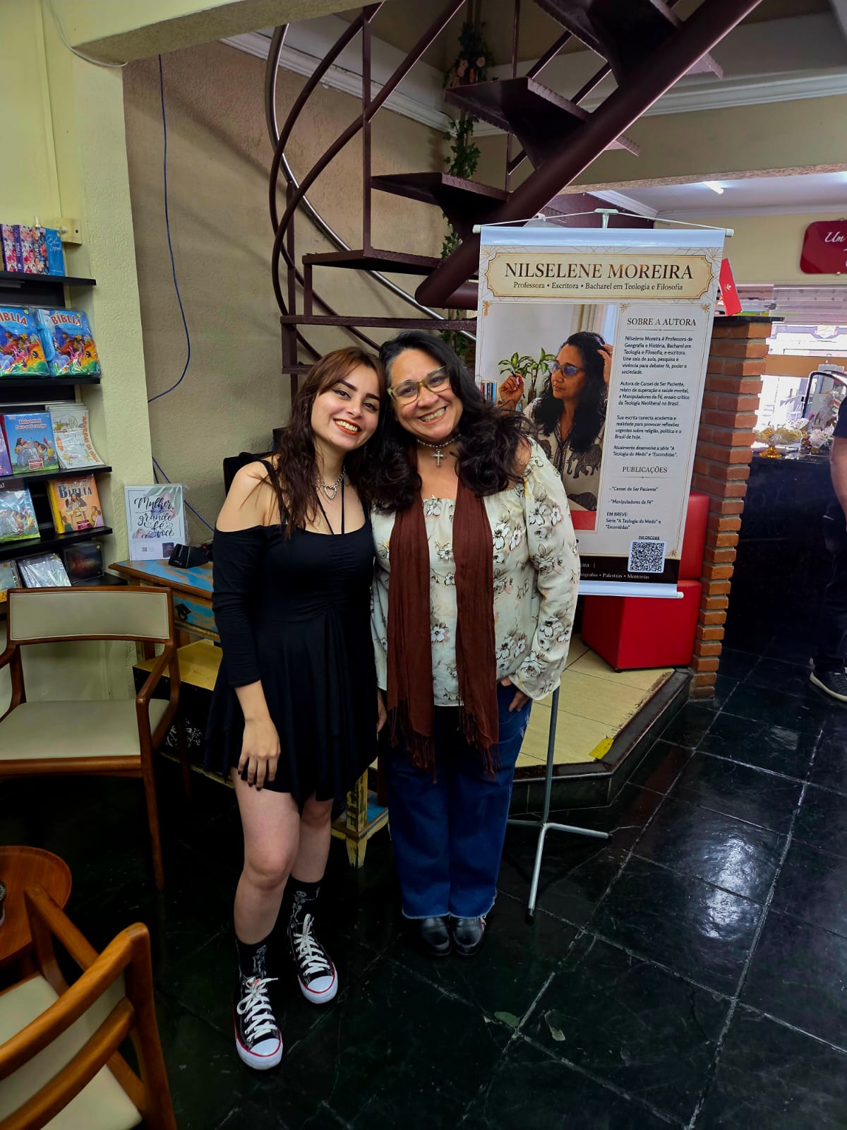 Confraternização no Bookafé