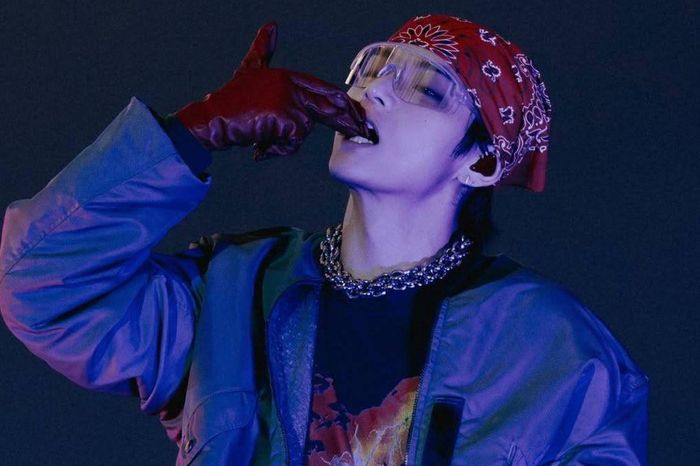 V bị bạn thân vạch áo trên sân khấu concert BTS, để lộ chi tiết gây xôn xao - Tạp chí SaoStar