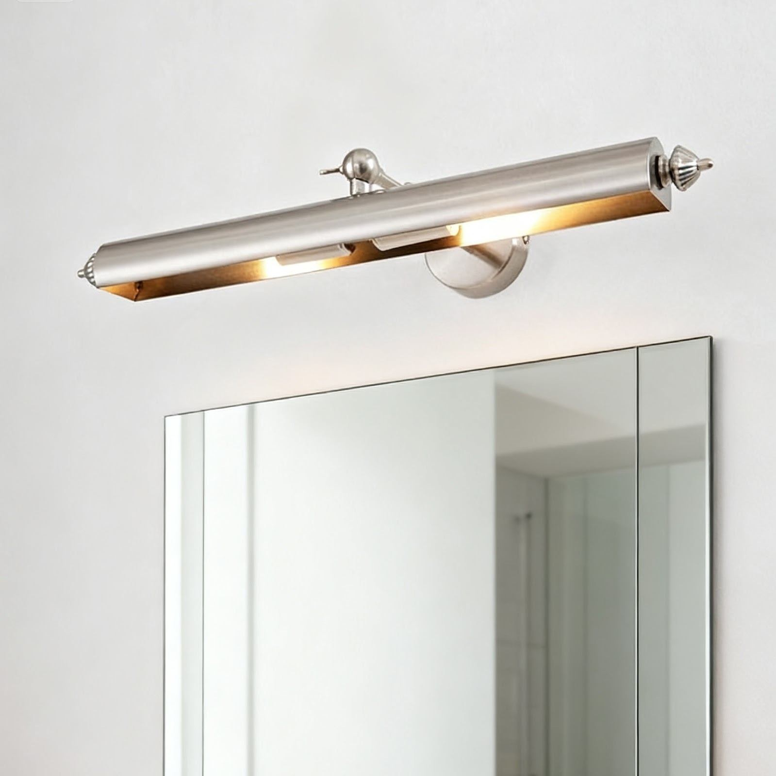 Mirror light for bathrooms, American style