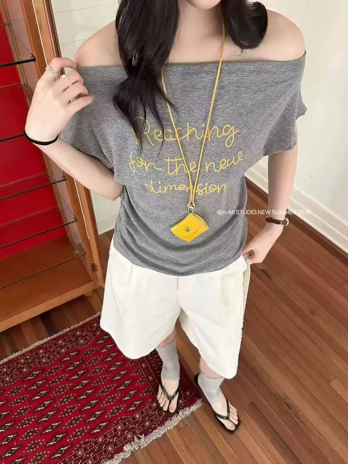 Áo thun bẹt vai nhíu eo Reaching kèm túi màu XONXEN SHOP 2622 – Image 2