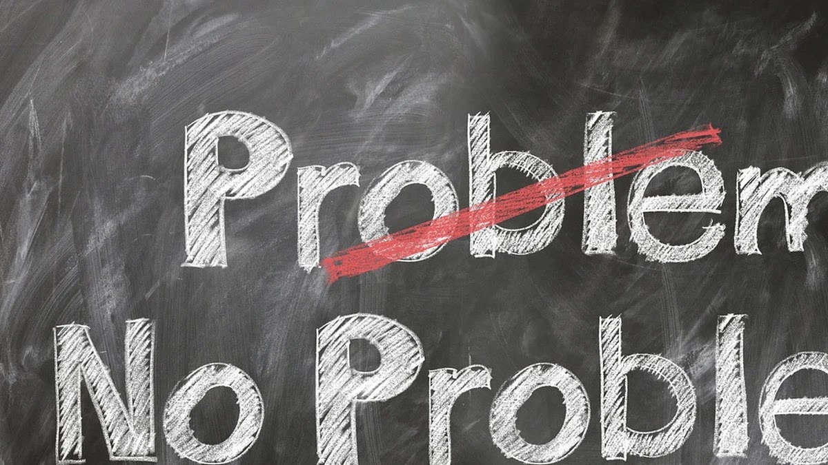 발등에 불 떨어지다와 불난 집에 부채질하다 의미 차이와 유래