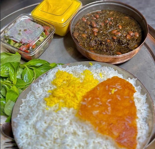 چلو خورشت قرمه سبزی
