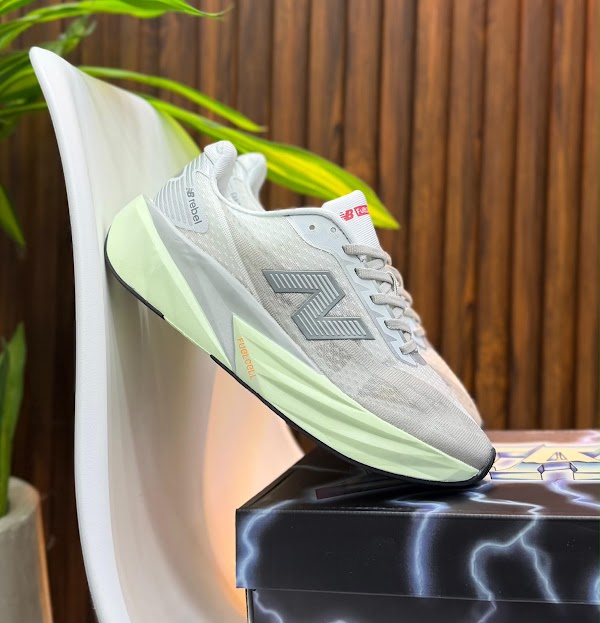 New Balance FuelCell Rebel v4 Gris Verde Lima
