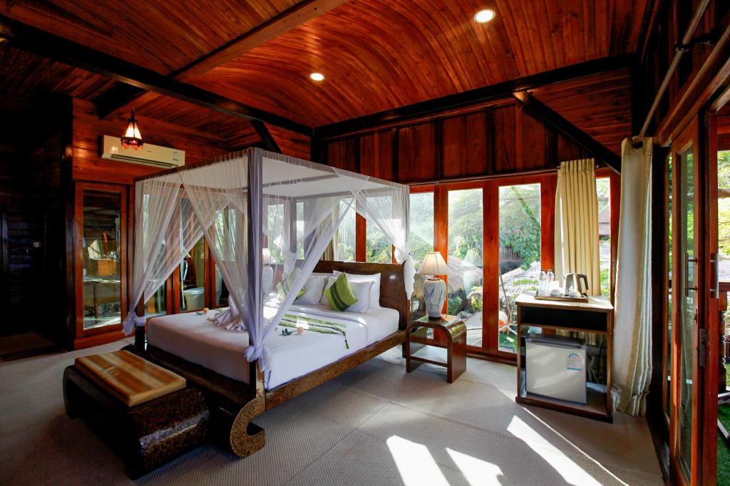 Deluxe Sea View Room