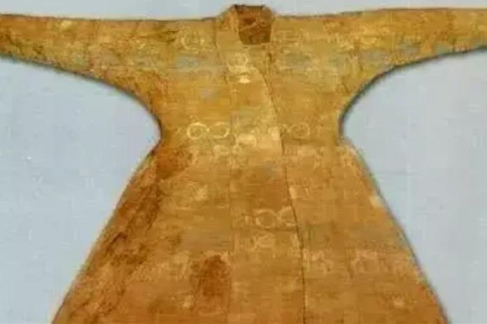 Bí ẩn áo gấm thêu hình kền kền trong mộ cổ ở Trung Quốc - Báo Tri thức &amp; Cuộc sống