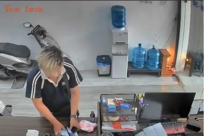 Liều lĩnh cướp 2 điện thoại iPhone trong tiệm cầm đồ - Báo Tri thức &amp; Cuộc sống
